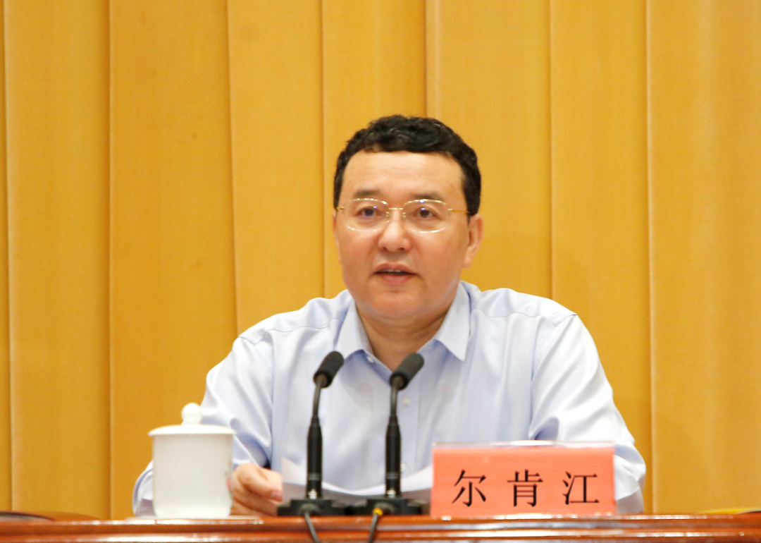 头等舱董事长任杭受邀参加湖北省红十字会第七届理事会