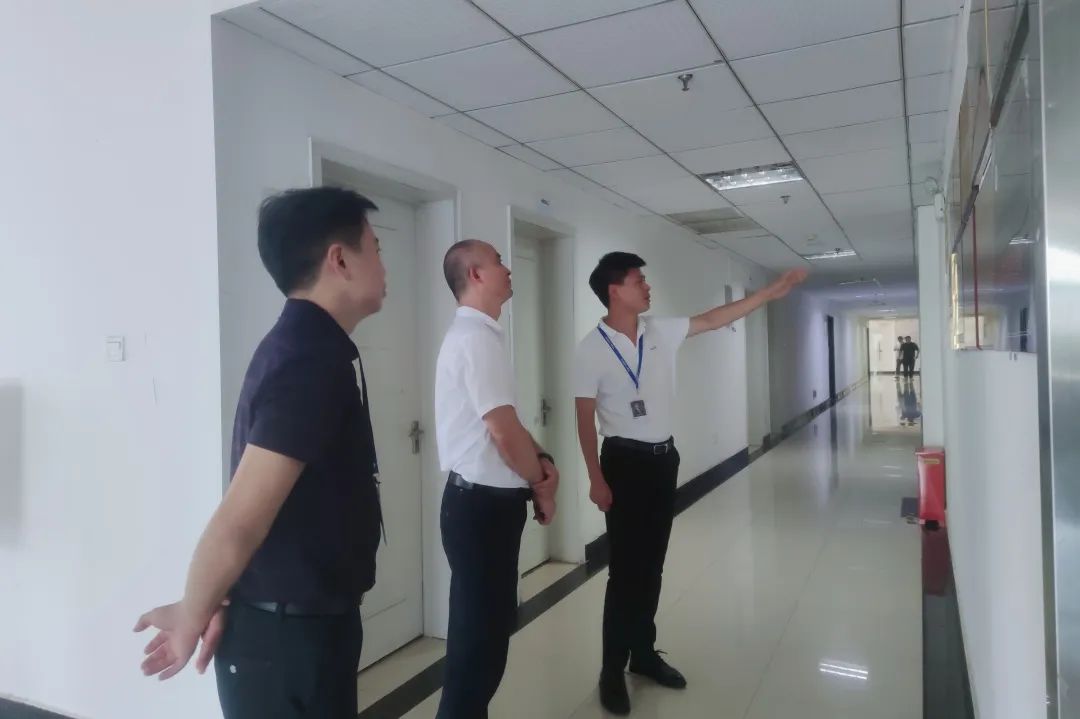 武汉市洪山区工商联主席王军振考察调研头等舱集团